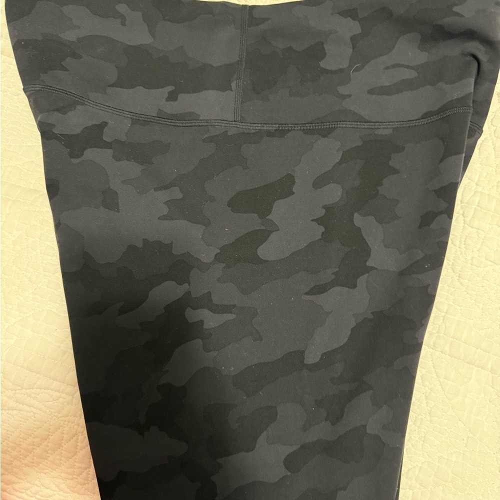 Lululemon Athletica Black and Gray Leggings size 18